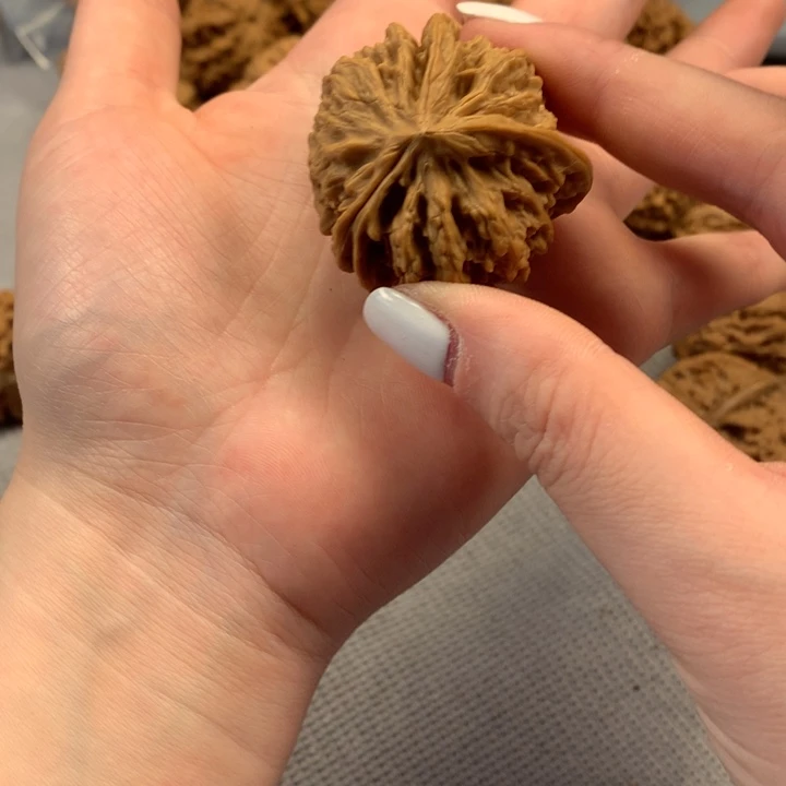 陈***师文玩核桃吊坠异形单只
