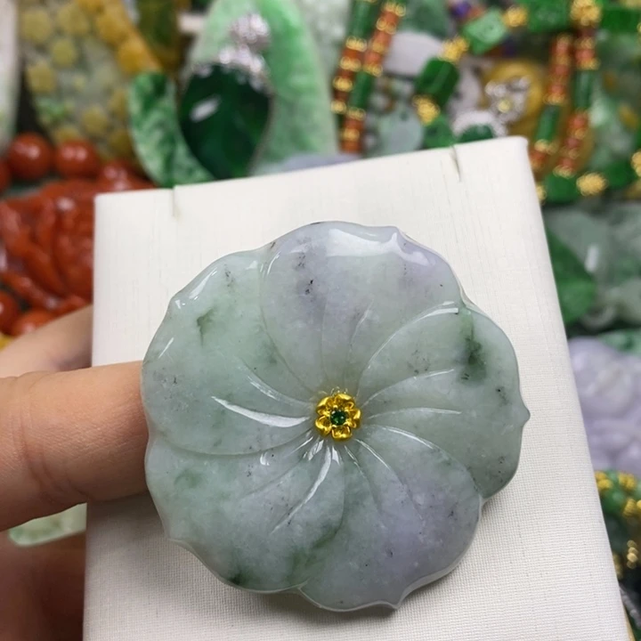 翡翠未镶嵌吊坠(赠链)