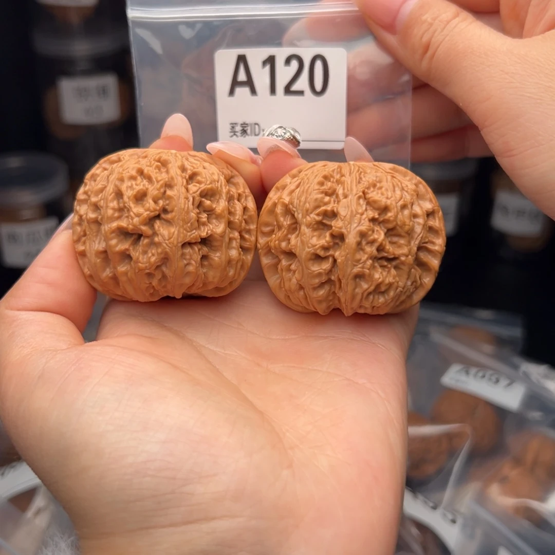 文玩核桃吊坠大粗筋48