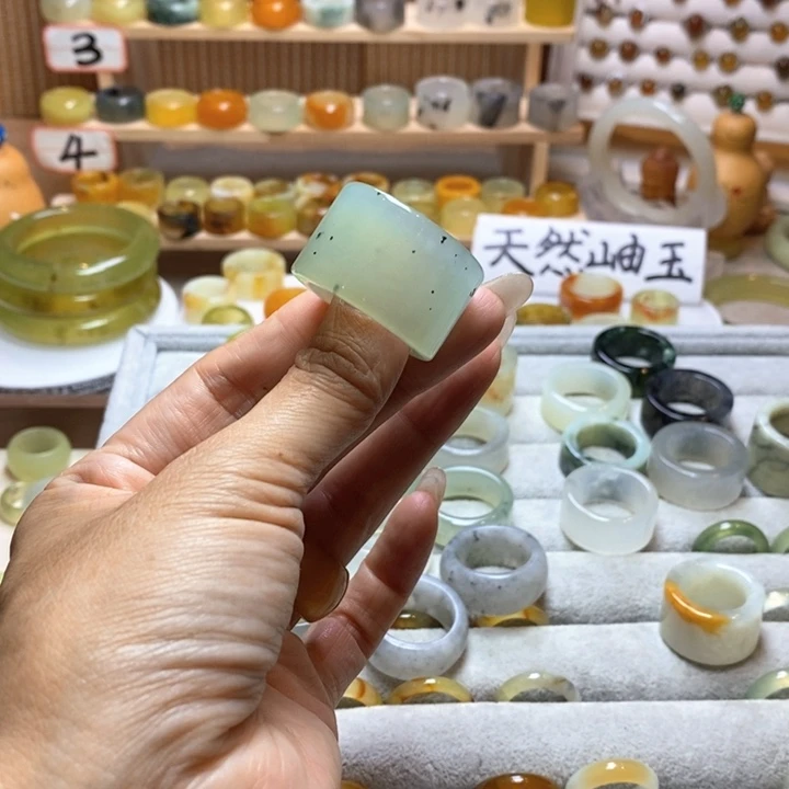 k***i未镶嵌岫玉戒指岫玉精品指环内径 23.3