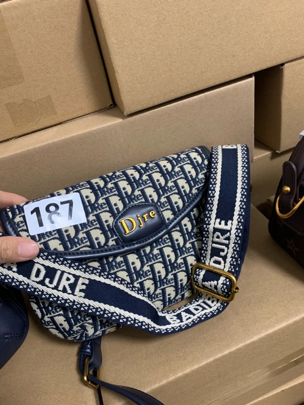 5号连接扣号过款女包包