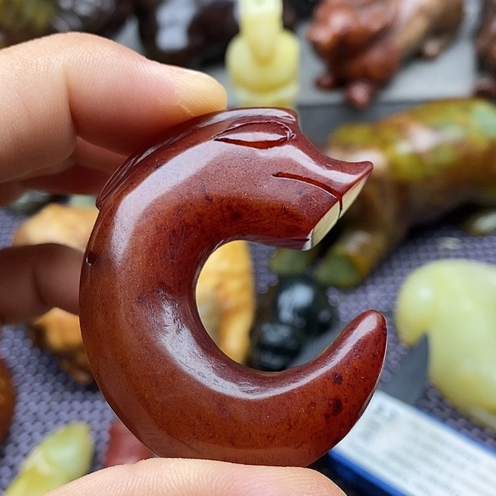 未镶嵌蛇纹石玉颈饰