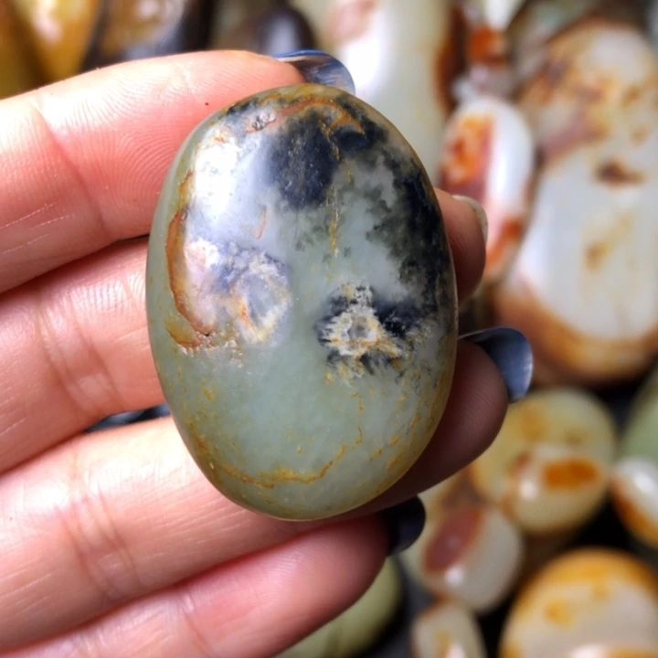 和田玉未镶嵌珠宝奇石