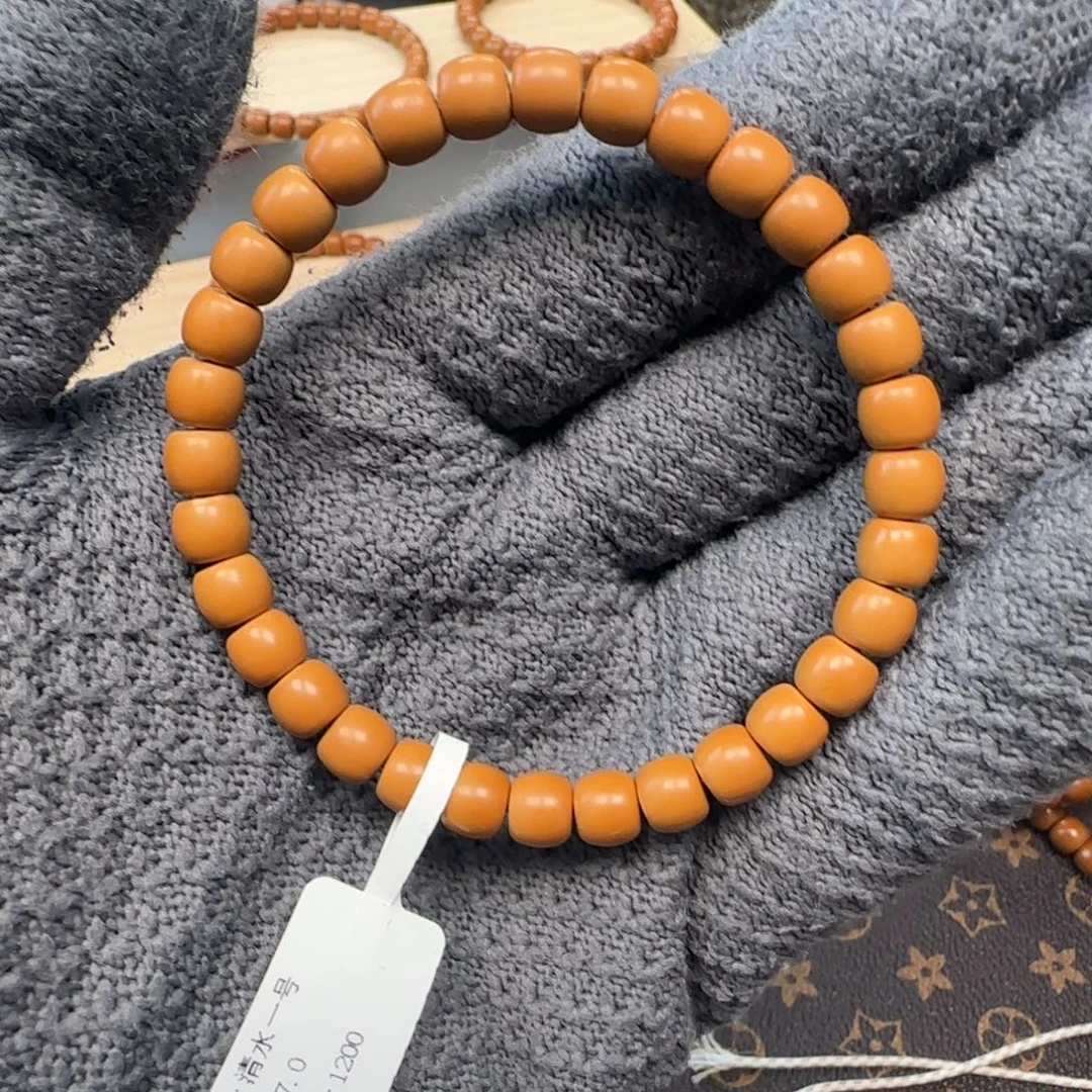 吊坠橄榄核清水7.0mm三花面无白