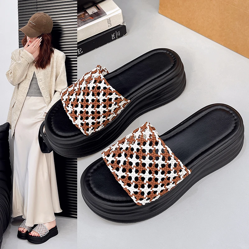 爆款凉鞋女2025夏季新款网红百搭仙女风女士厚底一字凉拖鞋女外穿