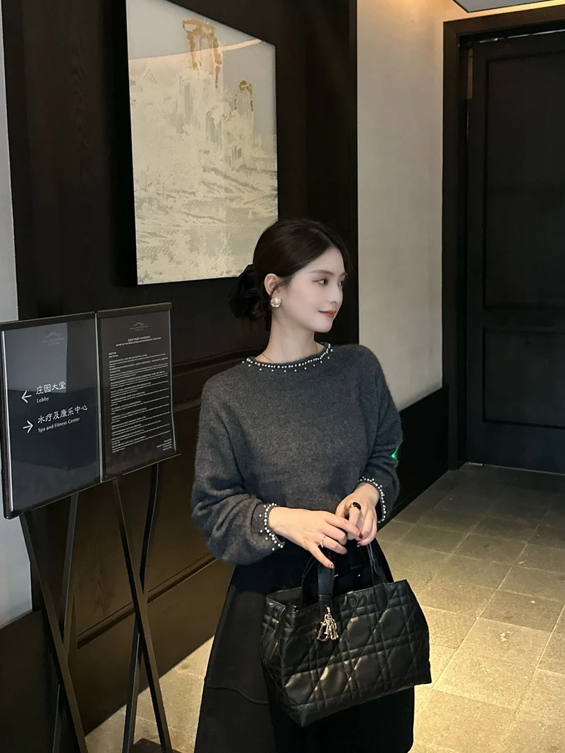 R123547W【绵羊毛】女网红宽松套头款套头上衣宽松型毛针织衫长袖