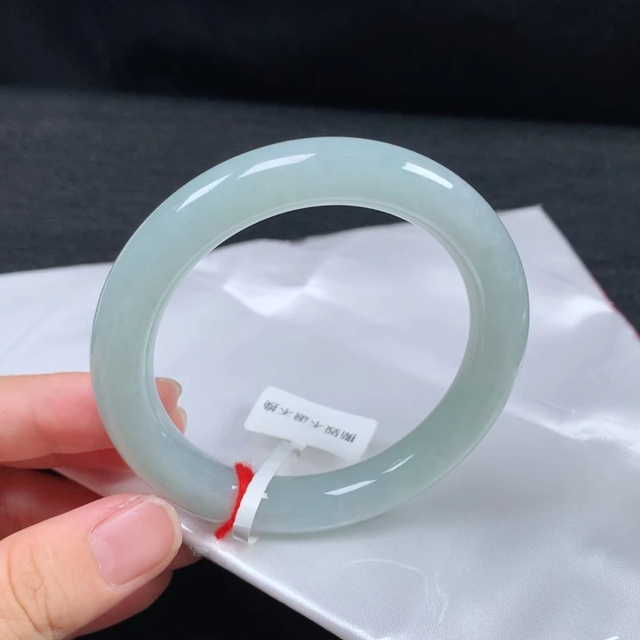 翡翠未镶嵌手镯（圆镯）