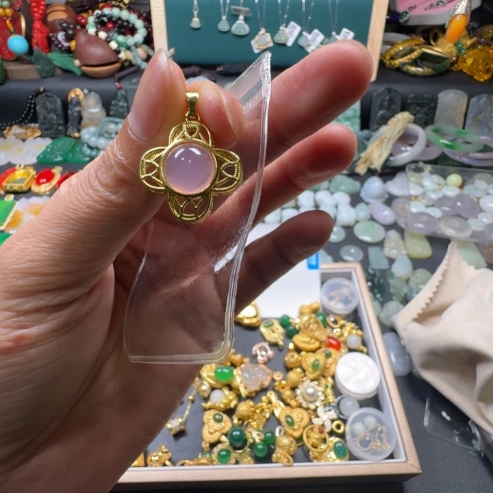 汕***版玛瑙/玉髓合金颈饰四叶草吊坠