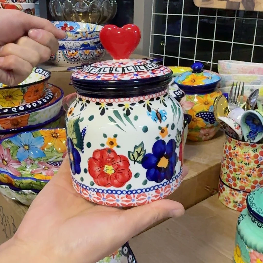 瓷片花束密封罐一只