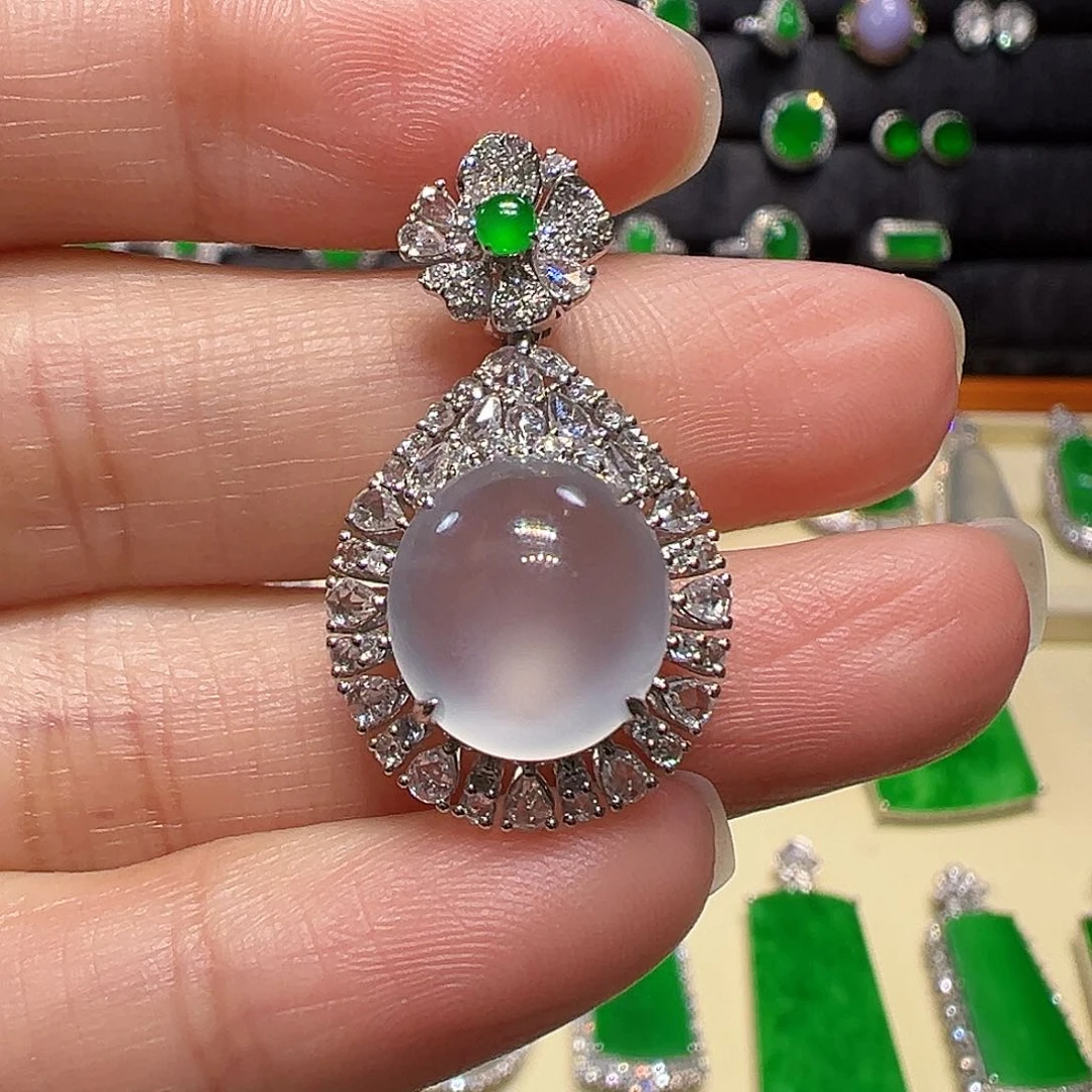 翡翠颈饰18K金镶嵌吊坠