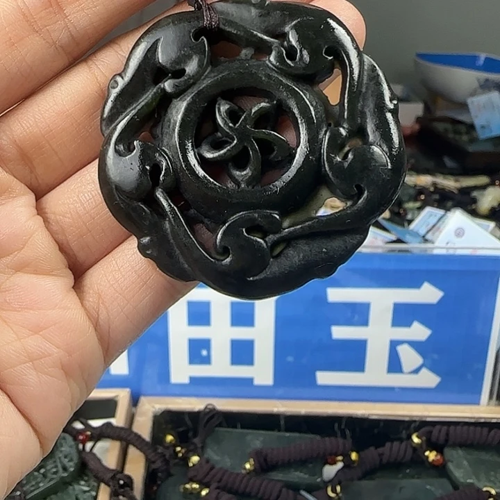 颈饰未镶嵌和田玉