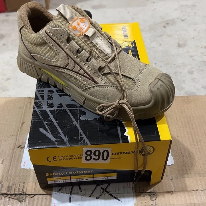 890号。40码防砸防刺。鞋底磨损介意勿拍
