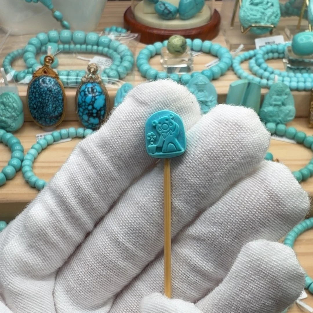 绿松石未镶嵌珠宝奇石