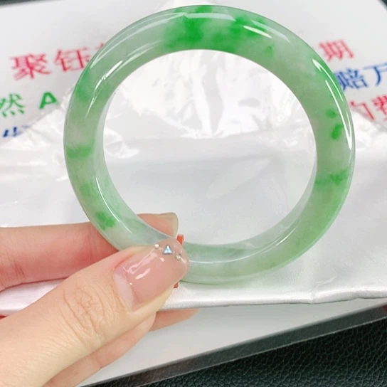 翡翠手镯未镶嵌天然翡翠A货283