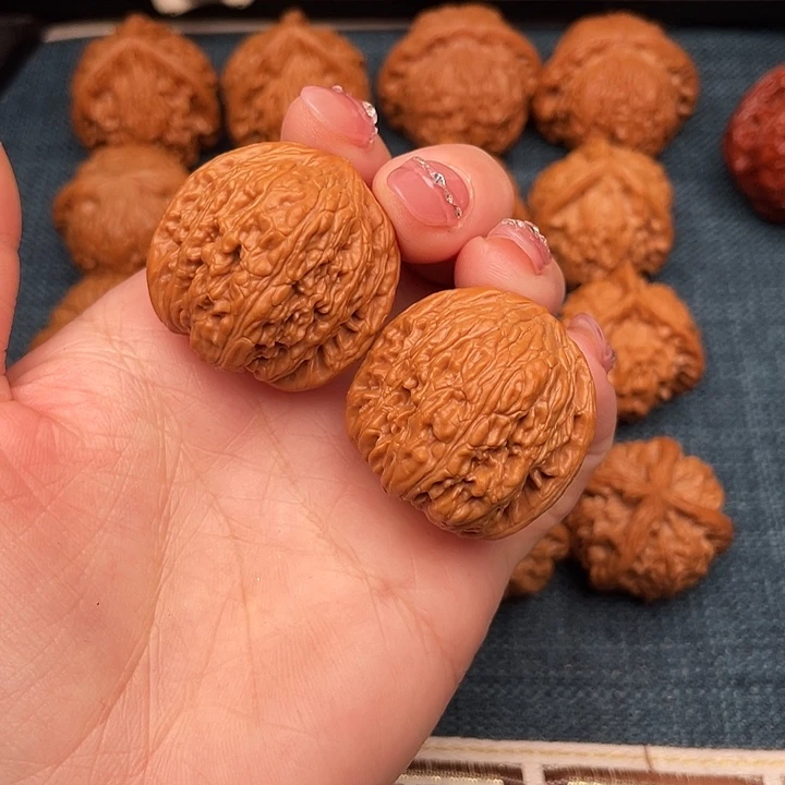 文玩核桃把件全品绣球33