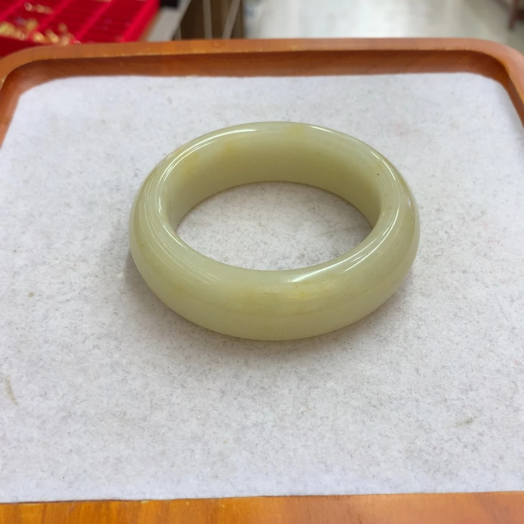 石英质玉未镶嵌手镯