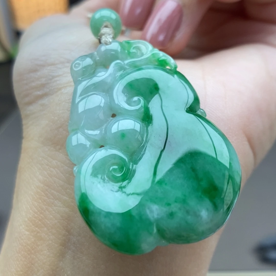 翡翠未镶嵌颈饰75