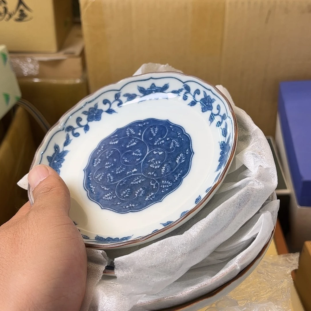 盖碗在家门口吃着呢么香