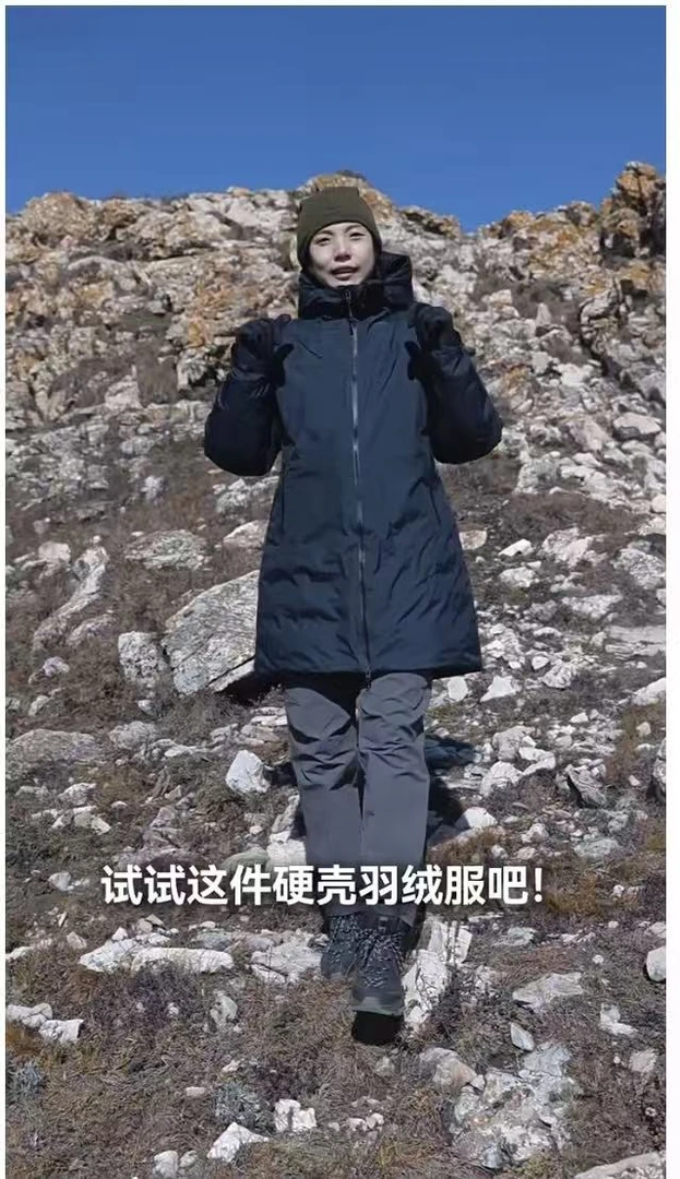 女士中长款休闲厚款外套防水连帽防风保暖冬季防寒