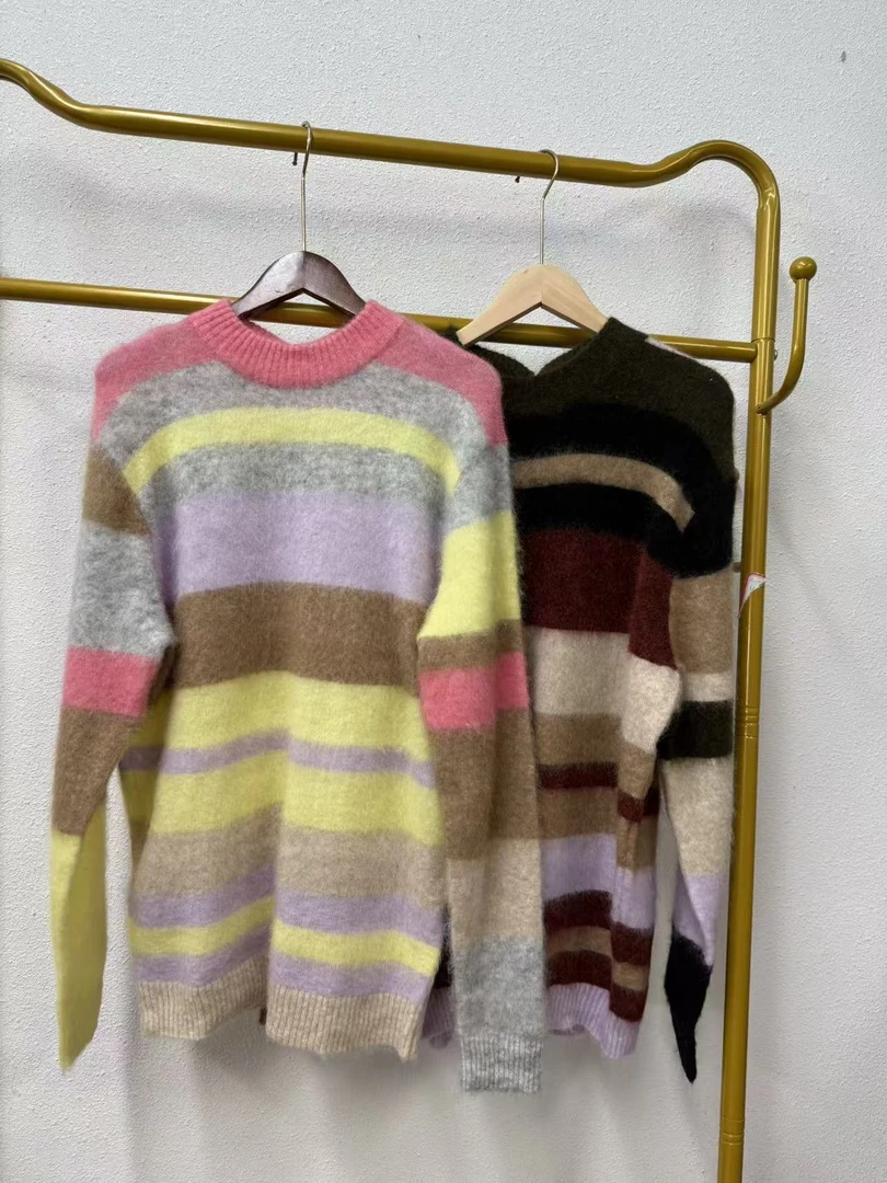 唯琳剪标  A1－20-2313款   瑞典30羊毛彩色横条毛衣长70