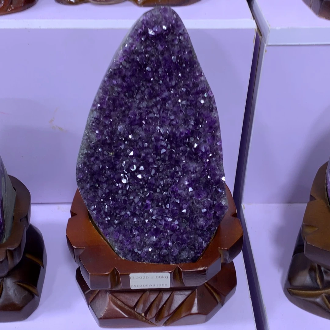未镶嵌大型摆件（非配饰）紫晶乌拉圭晶山水晶摆件