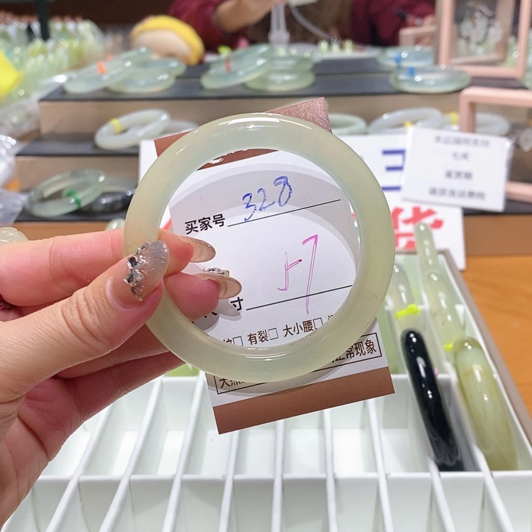 【闪购商品】岫玉手镯未镶嵌天然