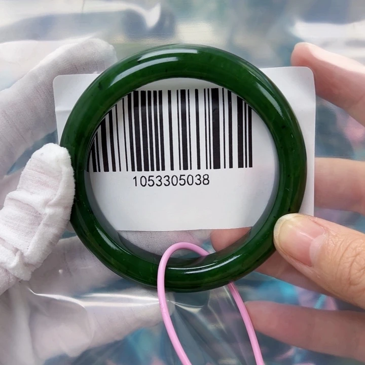 简***单和田玉未镶嵌手镯微瑕57.6