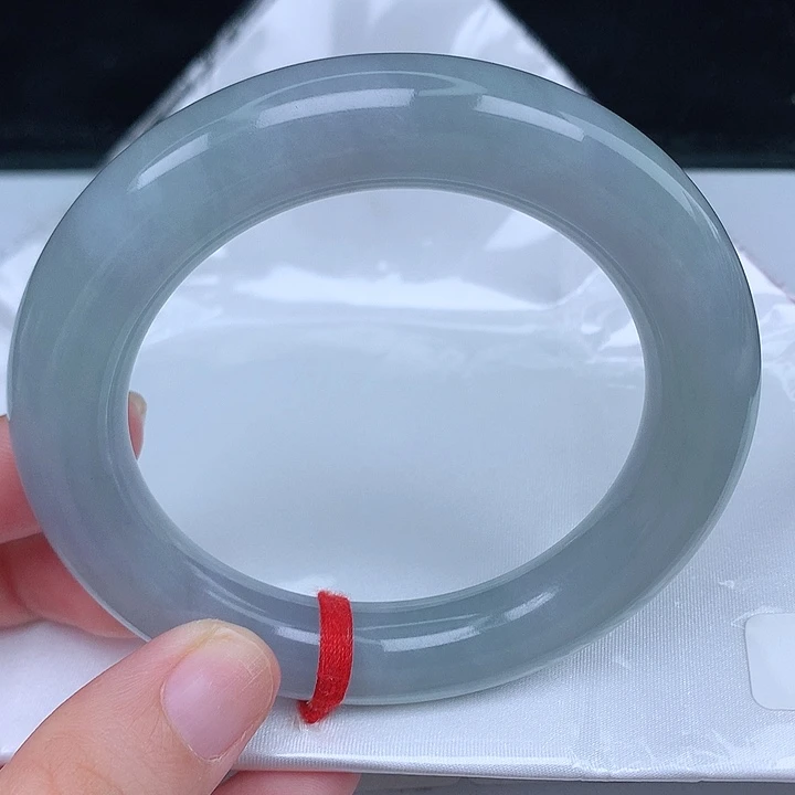 未镶嵌手镯（圆镯）翡翠天然