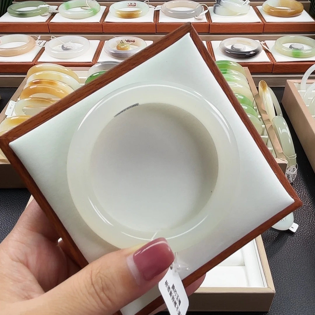 未镶嵌手镯和田玉52