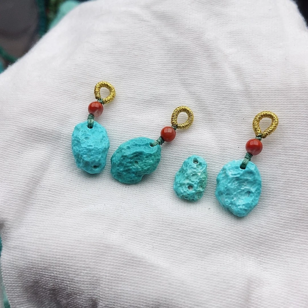 绿松石颈饰未镶嵌