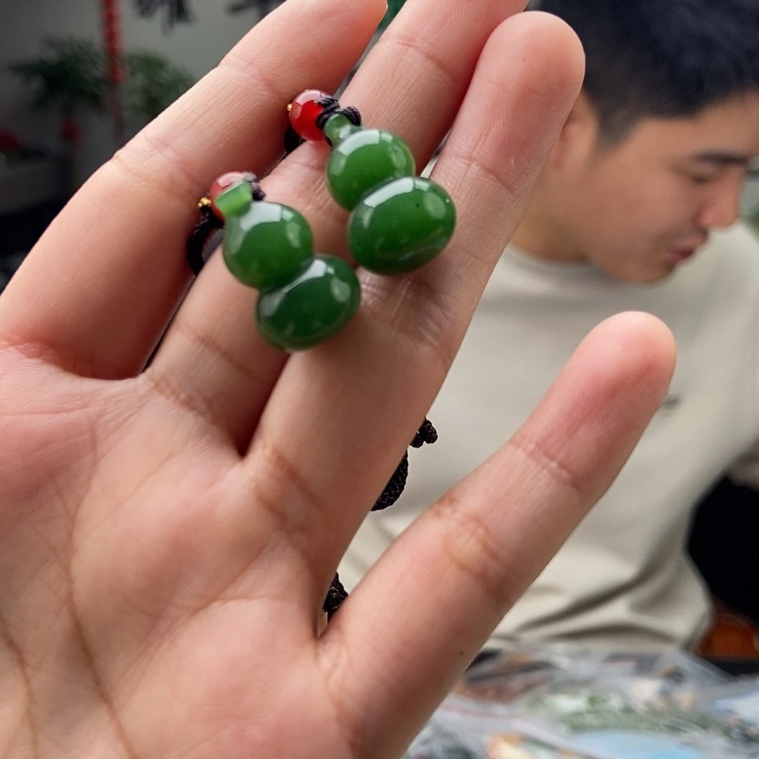 和田玉颜色多样性发拍一发一未镶嵌
