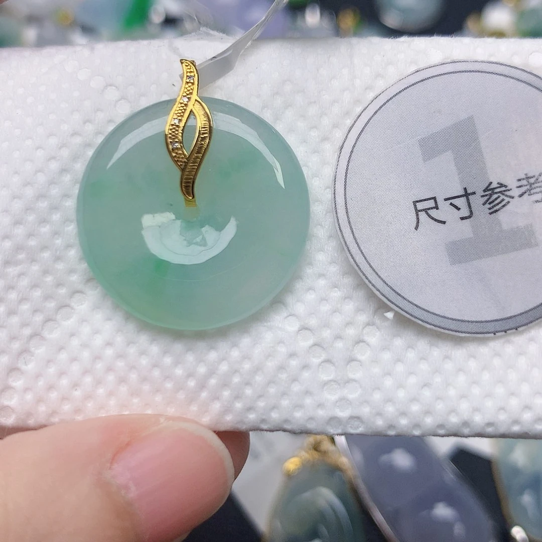 颈饰18K金镶嵌翡翠天然缅甸A货翡翠