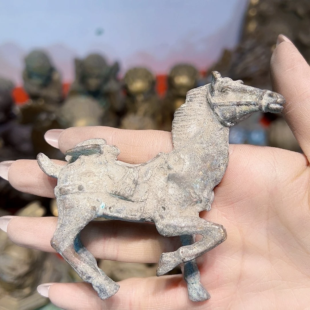 用****2黄铜等工艺制作而成