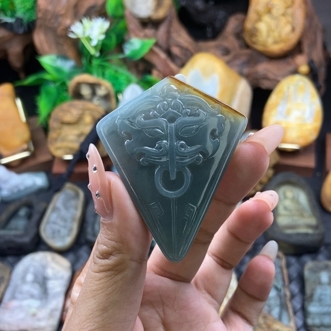 定制翡翠未镶嵌仿古牌