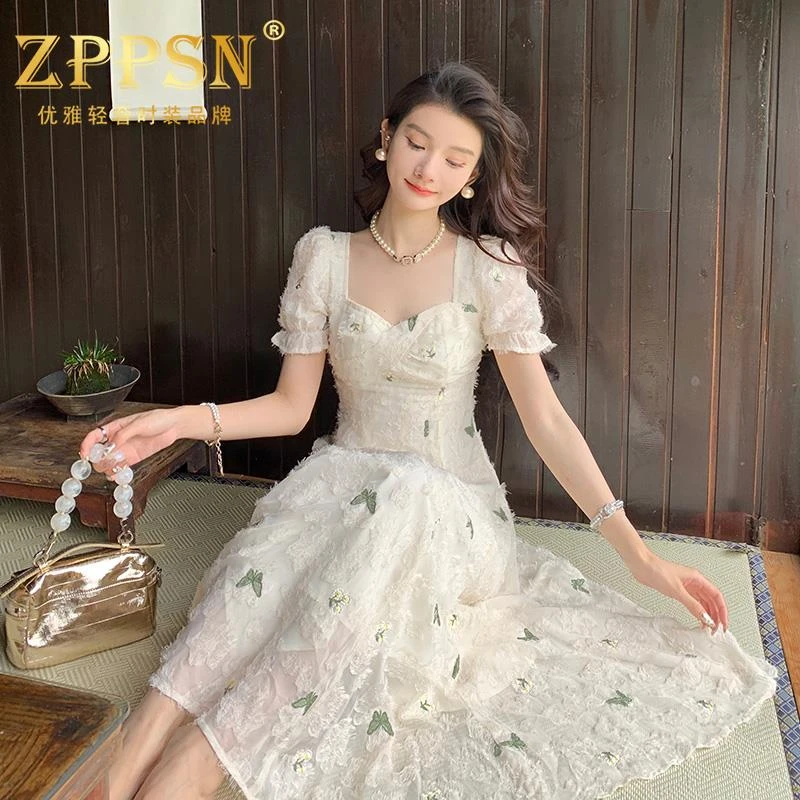 ZPPSN白色方领连衣裙女夏季新款法式高级感气质名媛显瘦蝴蝶绣花