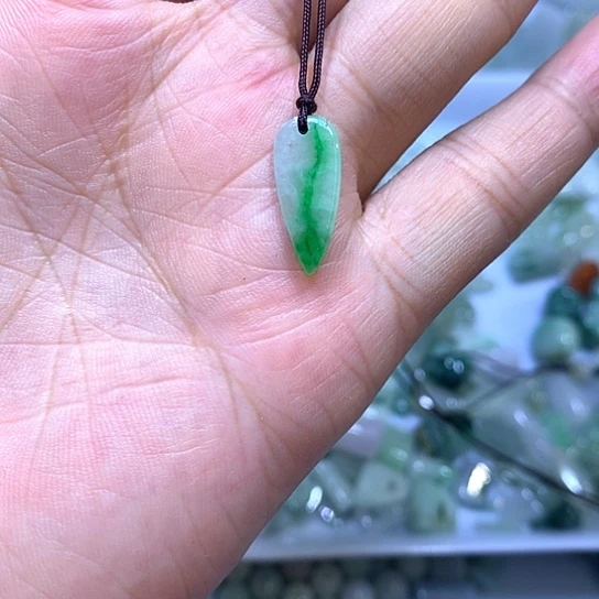 翡翠未镶嵌吊坠(不含链)吊坠