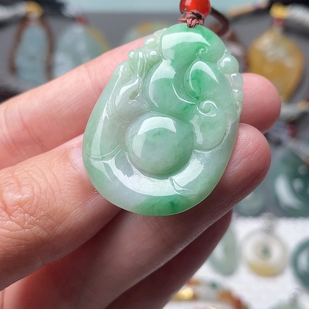 颈饰未镶嵌翡翠如意