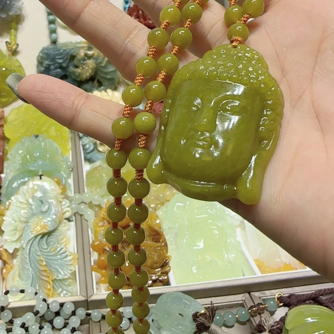 未镶嵌蛇纹石玉吊坠