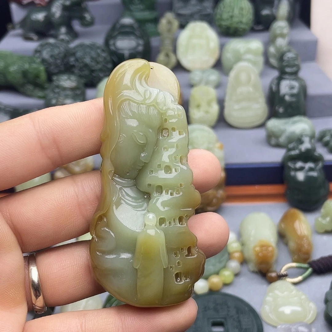 和田玉未镶嵌把件