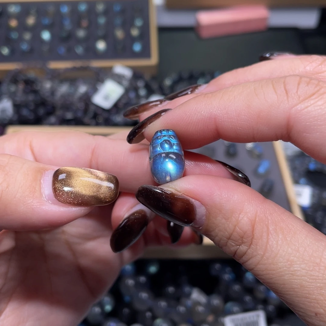 拉长石颈饰未镶嵌佳*灰月光貔貅直径9.3mm