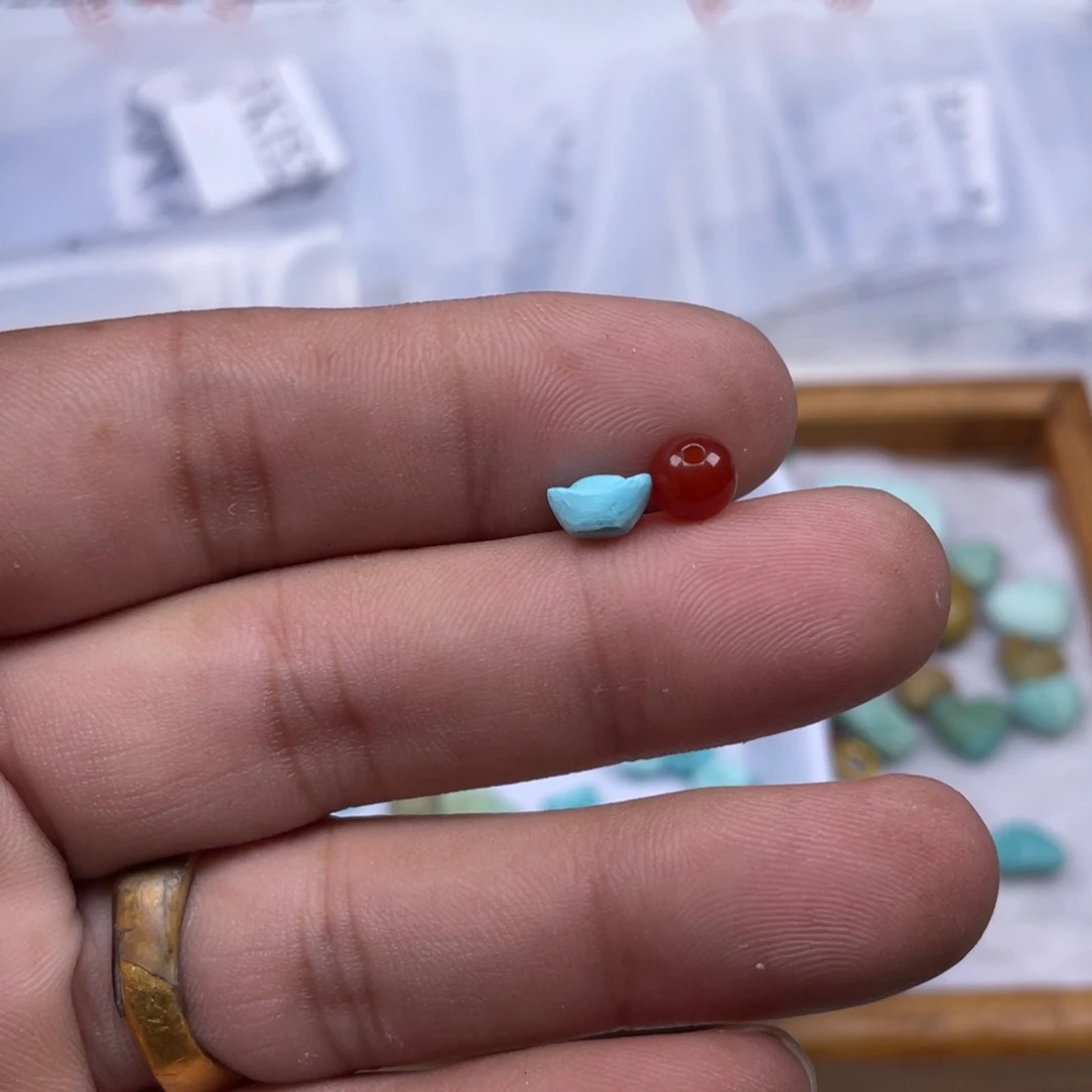 张***.颈饰未镶嵌南红玛瑙153
