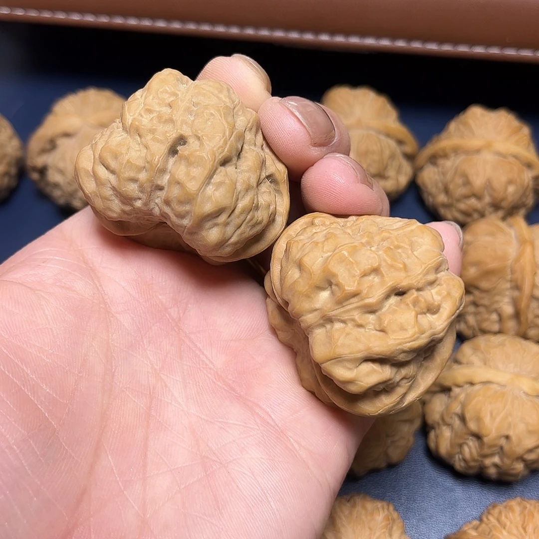 文玩核桃吊坠哇啊