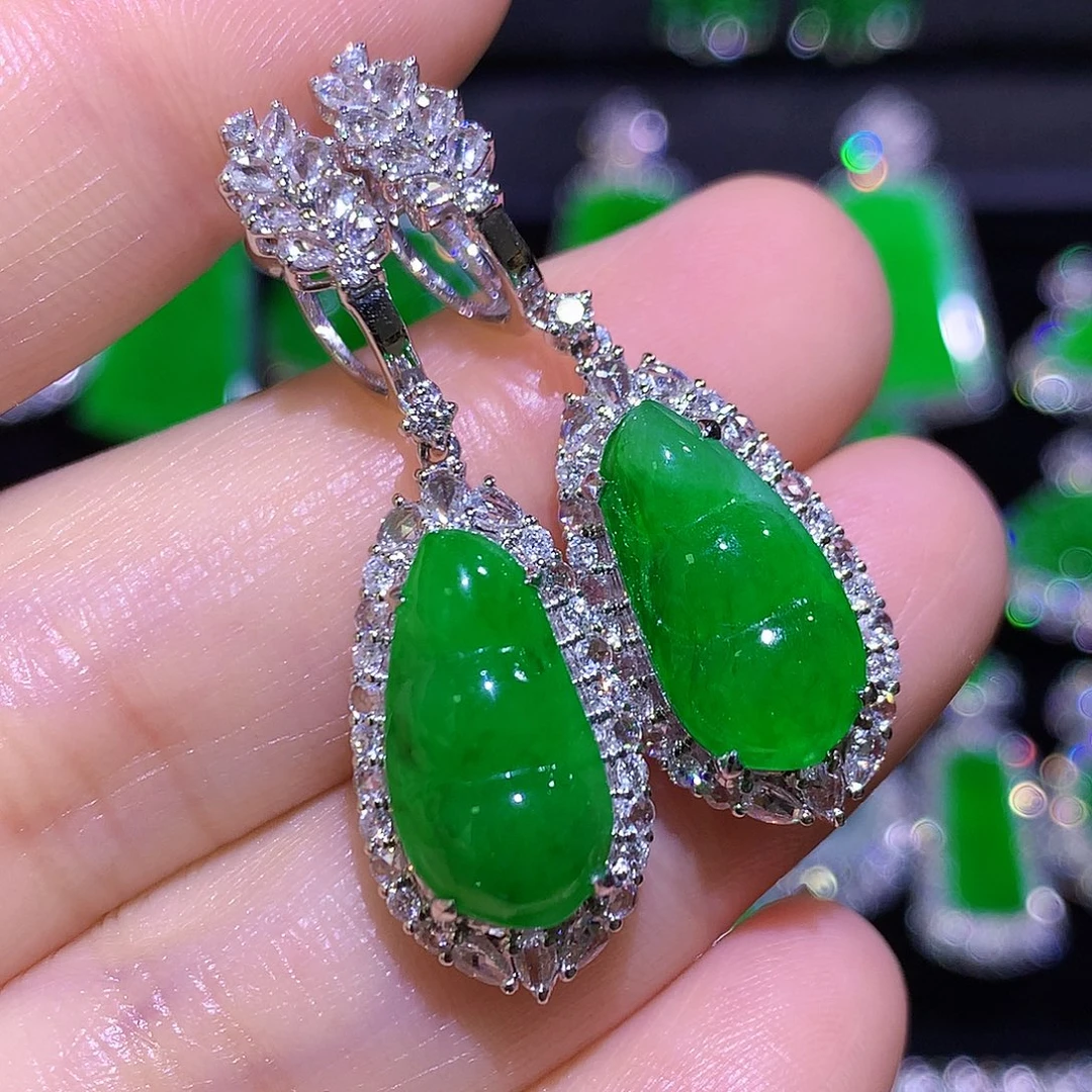 翡翠18K金镶嵌耳饰高冰满绿福豆