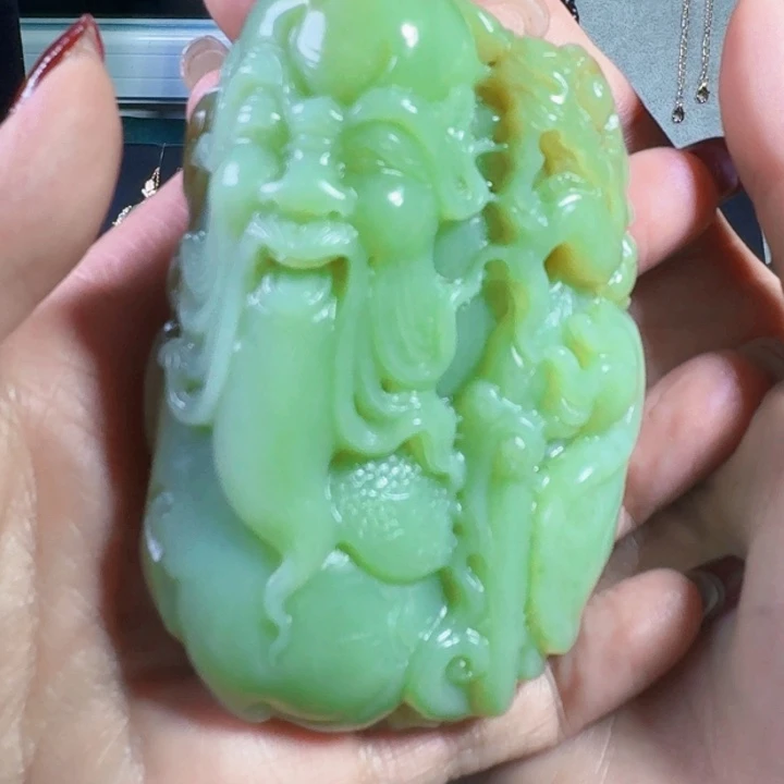 和田玉（黄玉）颈饰未镶嵌好**哦