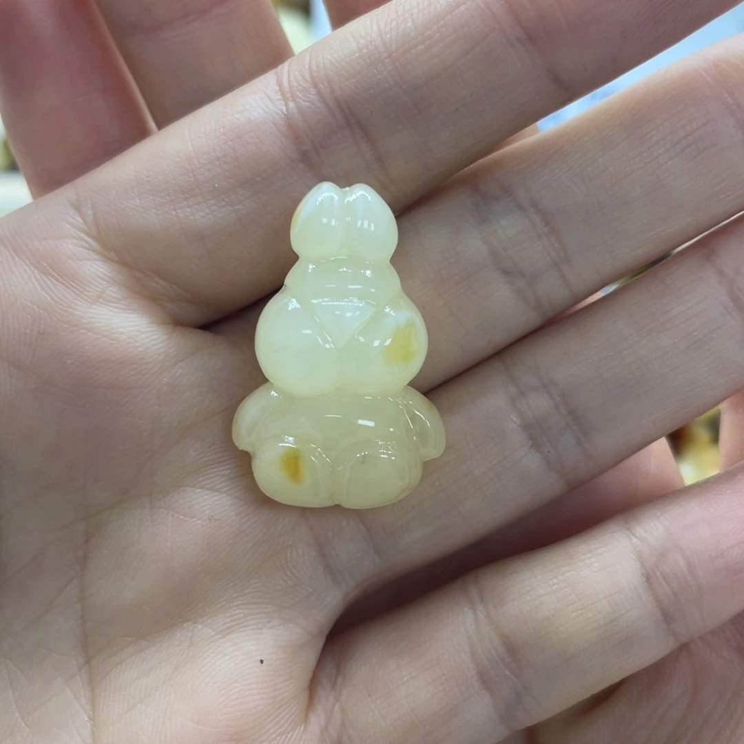 琥珀裸石未镶嵌2.9克兔子