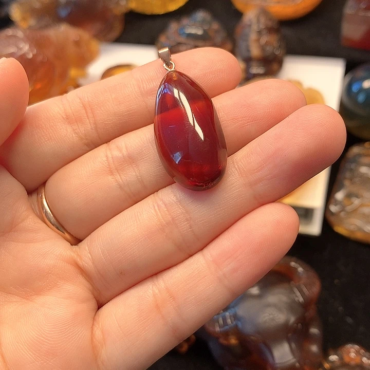 裸石琥珀未镶嵌血珀玻璃体吊坠