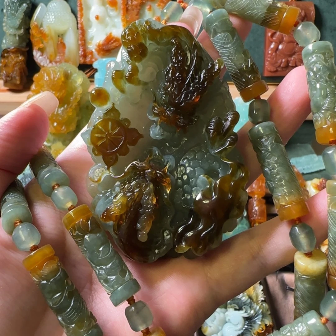m***x未镶嵌岫玉颈饰龙