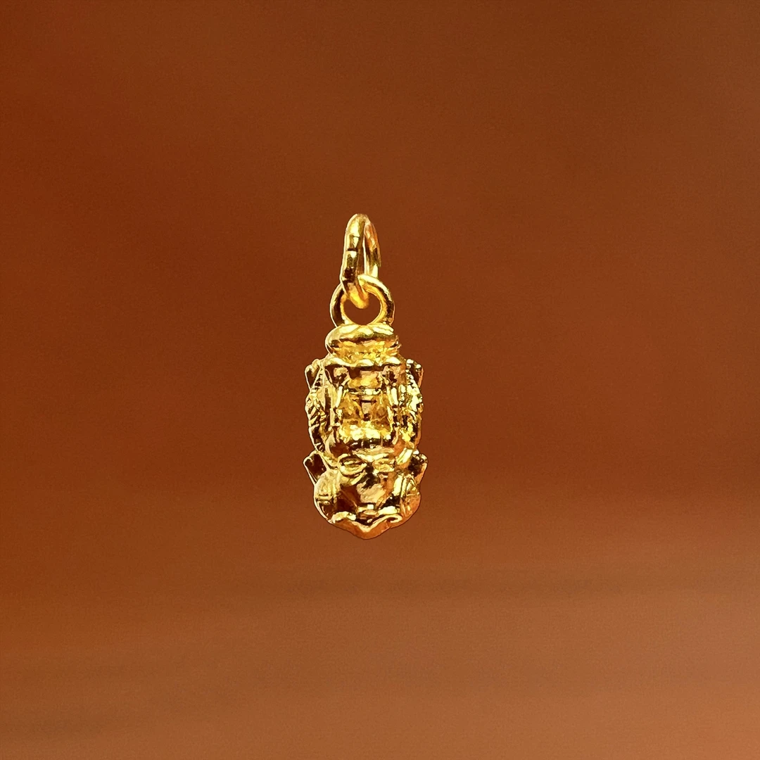 足金貔貅小吊坠 尺寸约5.4*11.6*3.8mm 金约2g+