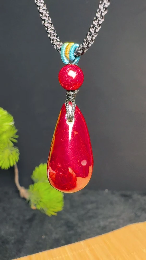 含辰砂工艺品原矿吊坠款式10.3克