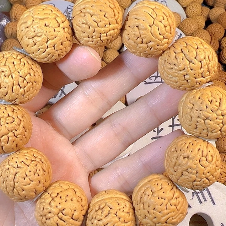 大****桃核吊坠肥齐大肌肉桃核